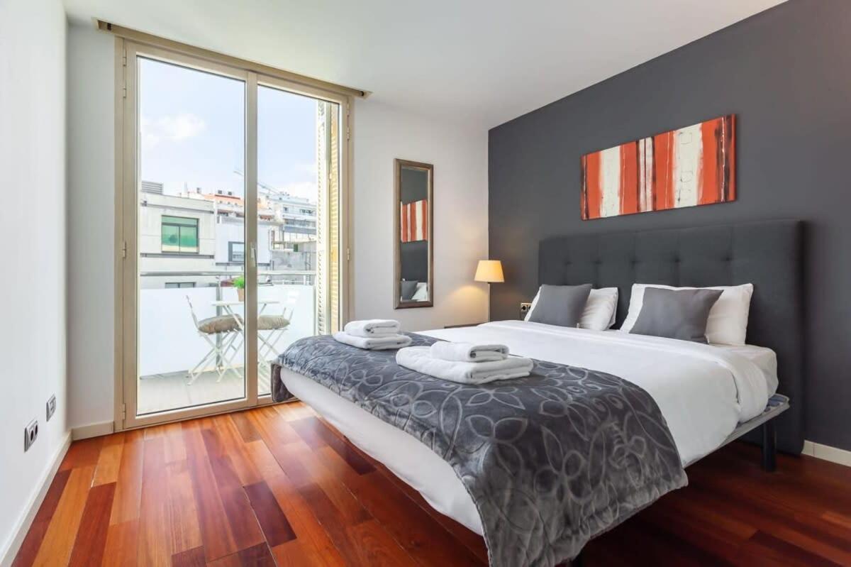 Plaça Catalunya Breathtaking 3bedroom Duplex With Balcony