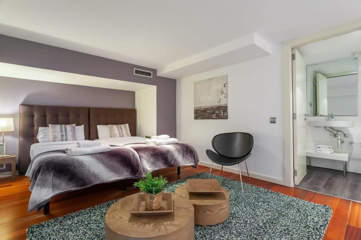 Plaça Catalunya Breathtaking 3bedroom Duplex With Balcony Appartement *