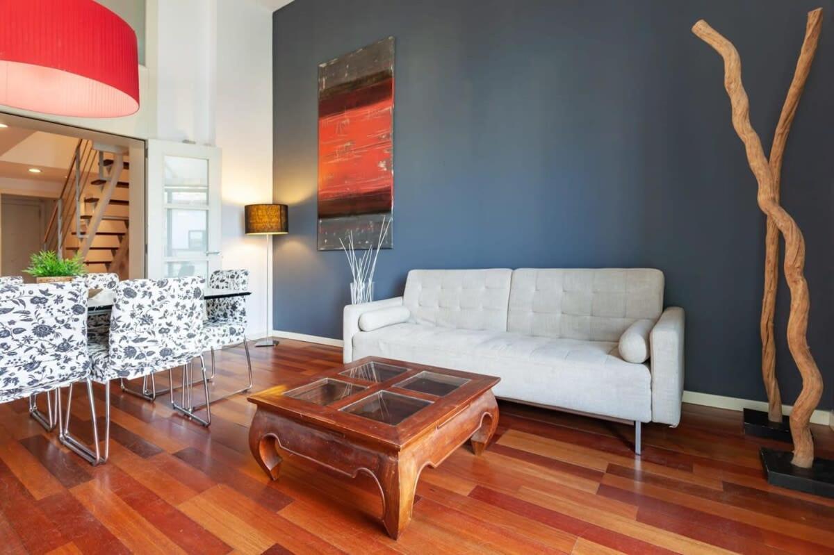Plaça Catalunya Breathtaking 3bedroom Duplex With Balcony Appartement *